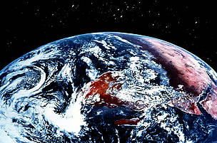 Earth from space / ©: Photodisc / ©: Photodisc