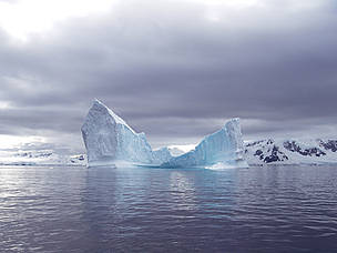2009 Photo Contest - Iceberg / ©: Donna Castledine / WWF-Canada / ©: Donna Castledine / WWF-Canada