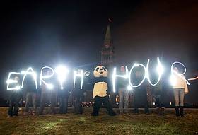 Earth Hour on Parliament Hill in Ottawa, ON
© WWF-Canada / Patrick Doyle
© WWF-Canada / Patrick Doyle