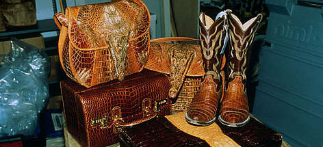 Confiscated products made from crocodile skins. USFW warehouse, Los Angeles, California, United ... / ©: Wil Luiijf / WWF-Canon / ©: Wil Luiijf / WWF-Canon